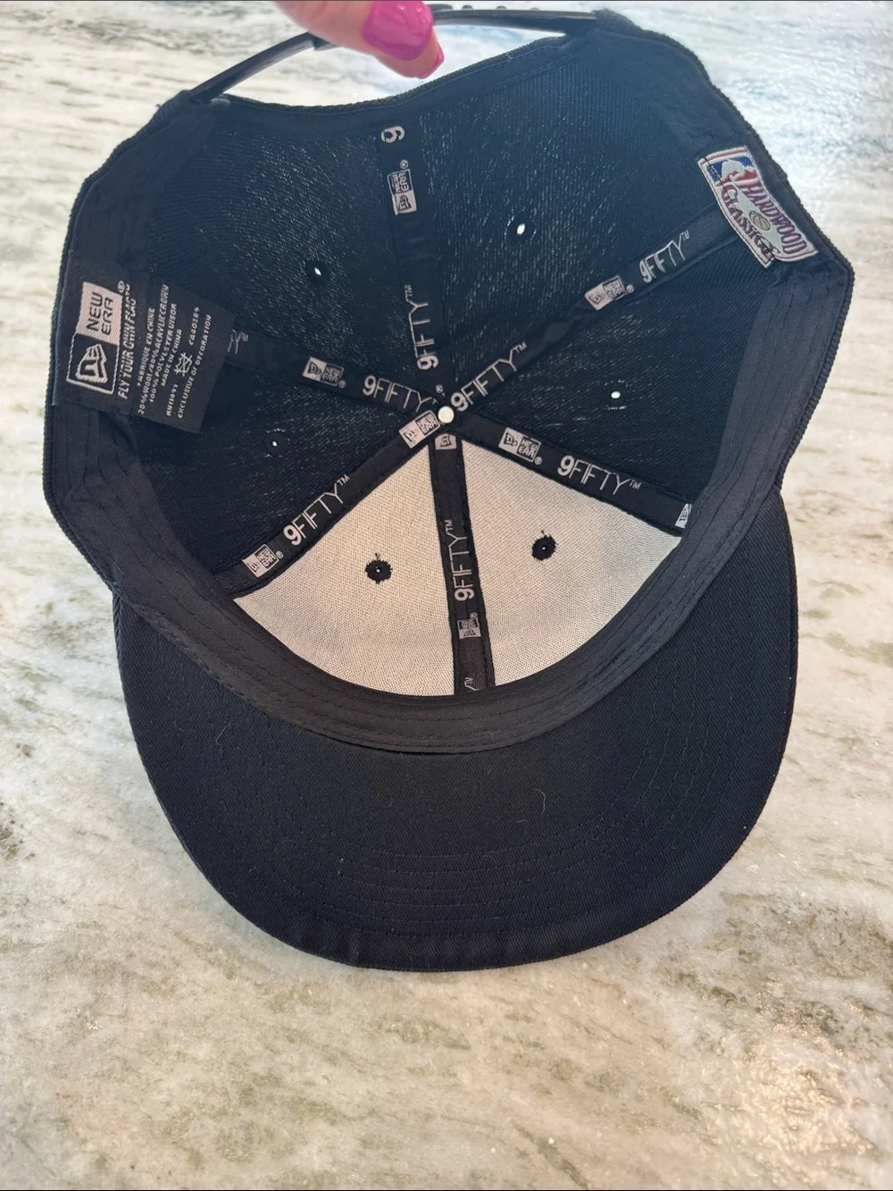 New Era 9Fifty Los Angeles Lakers Blacked Out Logo SnapBack Cap Hat Sports Team